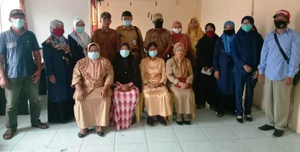 26Foto bersama setelah Kegiatan Lokakarya Mini di Desa Kembung Baru.jpeg